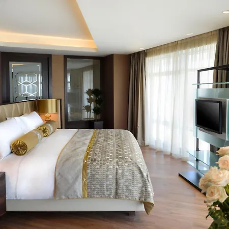 Wyndham Grand Europe Hotel 5*