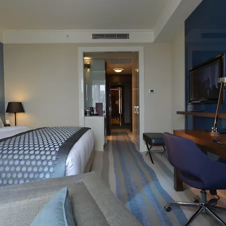 Wyndham Grand Europe Hotel 5*