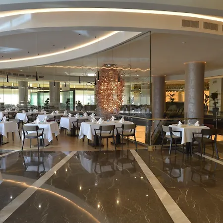 Wyndham Grand Europe ホテル