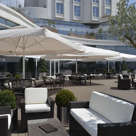 ホテル Wyndham Grand Europe 5*