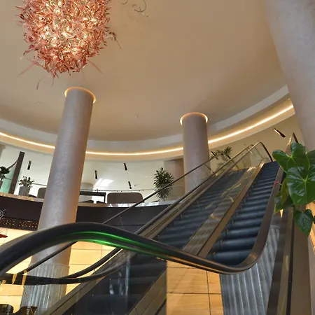 Wyndham Grand Europe 5*