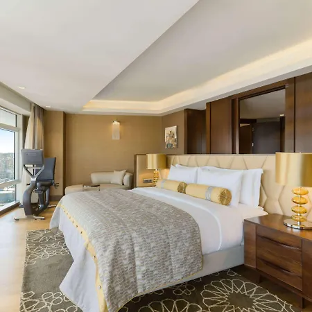 Wyndham Grand Europe Hotel 5*