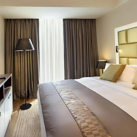 Hotel Wyndham Grand Europe 5*