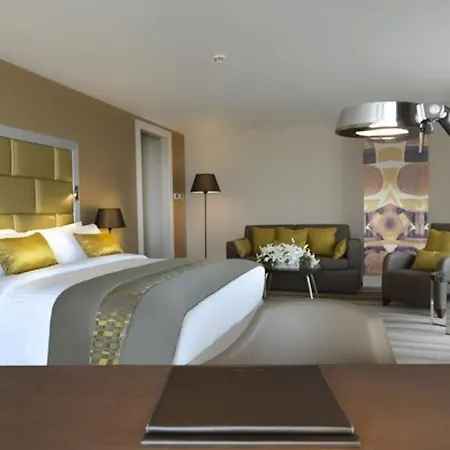 Отель Wyndham Grand Europe 5*