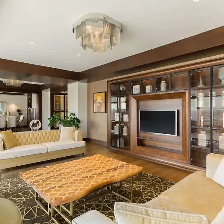 Отель Wyndham Grand Europe