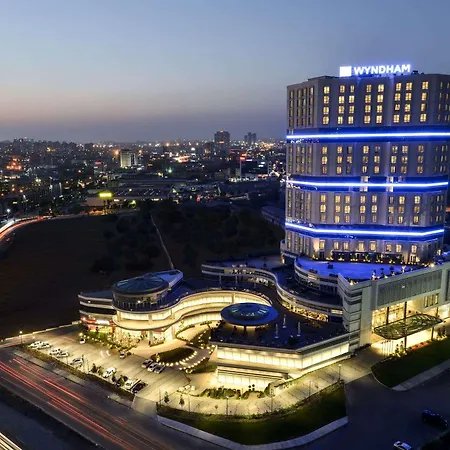 Wyndham Grand Europe 5*