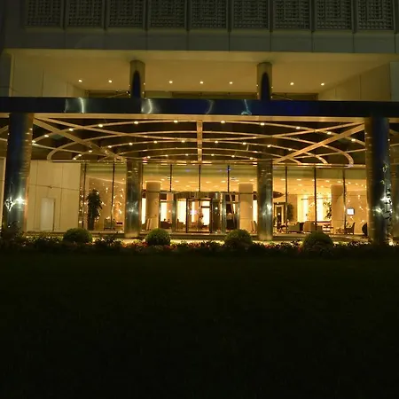 Отель Wyndham Grand Europe 5*