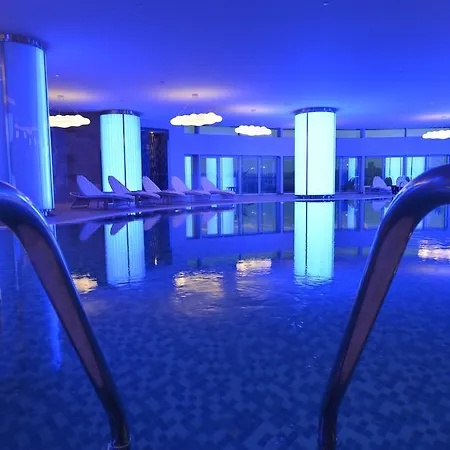 Отель Wyndham Grand Europe 5*
